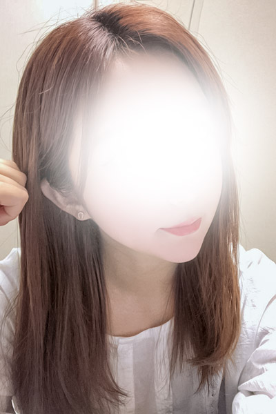新人トモミ