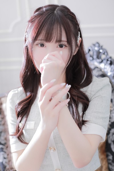 新人モモカ